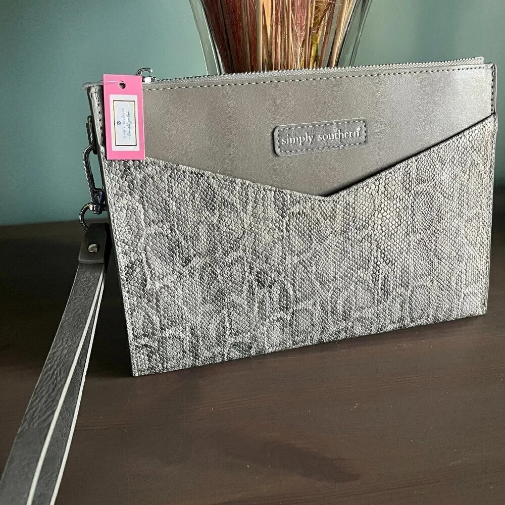 NWT Simply Southern Snakeskin Wristlet Clutch Gray Snakeskin Animal Print Wallet